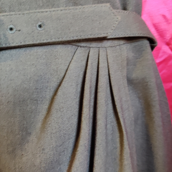 Jones Wear Dress w/ Belt, Sheath Dress, Gray w/ Lace Upper, Size 10 Slit Skirt - Picture 5 of 14